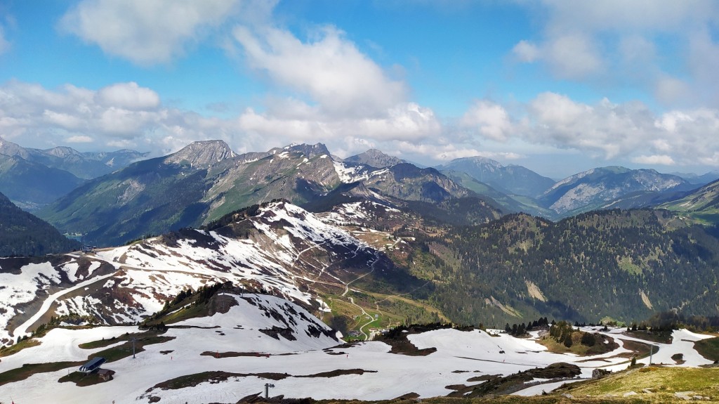 Départ Pré la Joux Châtel arrivée au sommet de Cornebois 2200 m.